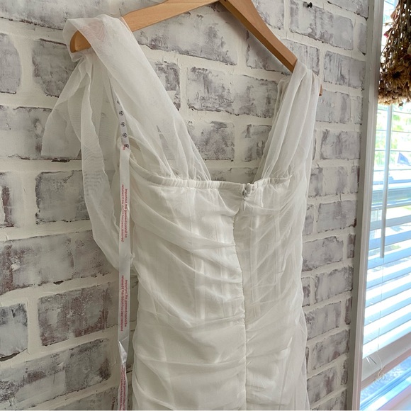 Missguided • Ivory Mesh Tie Shoulder Corset Mini Dress • Sweetheart Neckline - Picture 13 of 14
